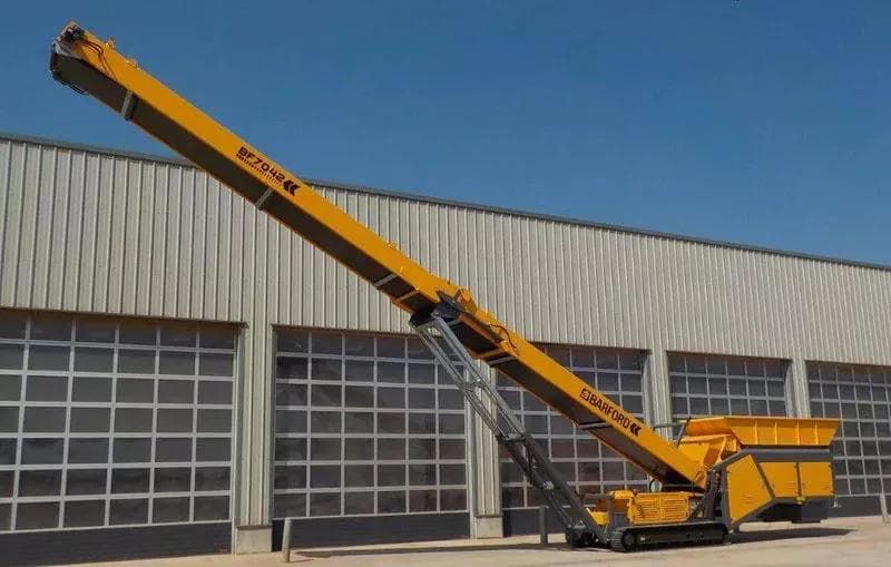Orange bin conveyer with tracks