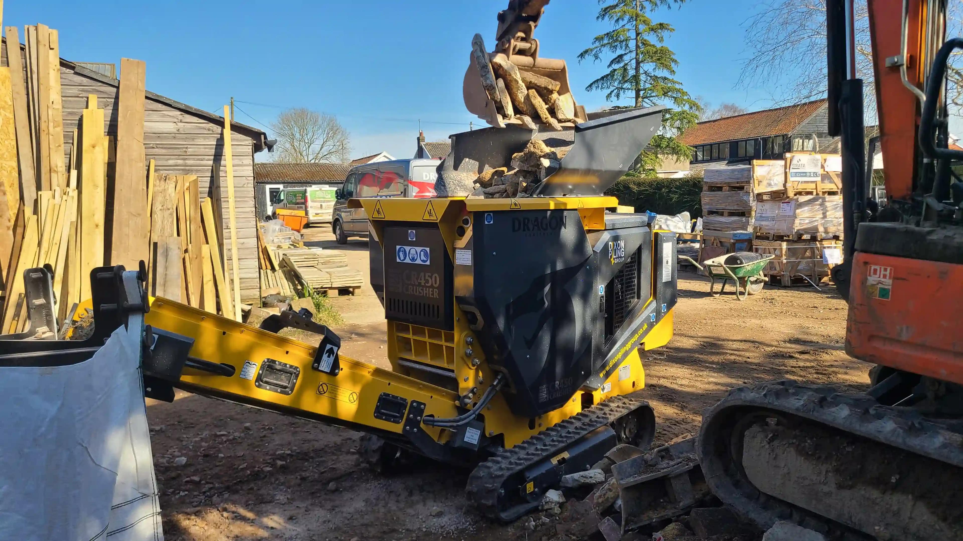 Dragon CR450 crusher crushing concrete pieces