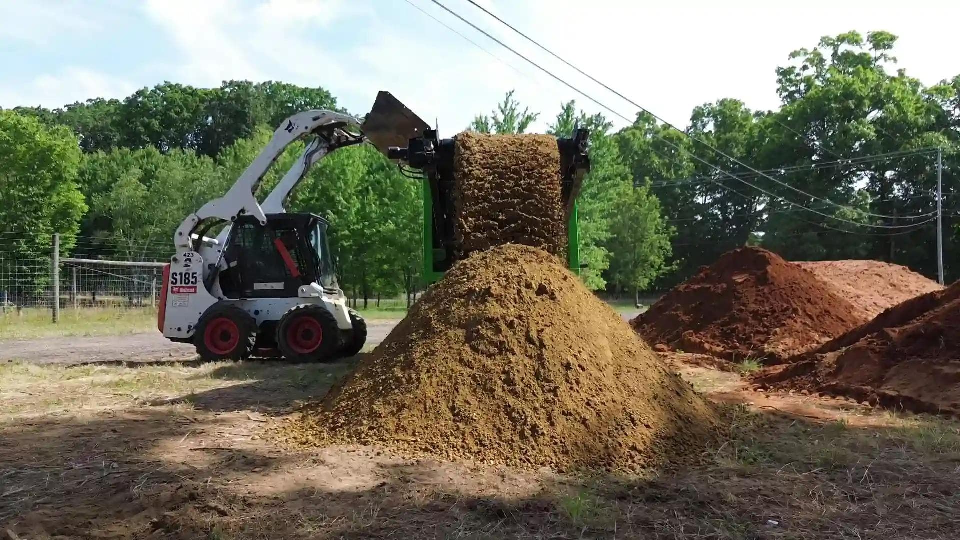 Gorilla screener screening topsoil