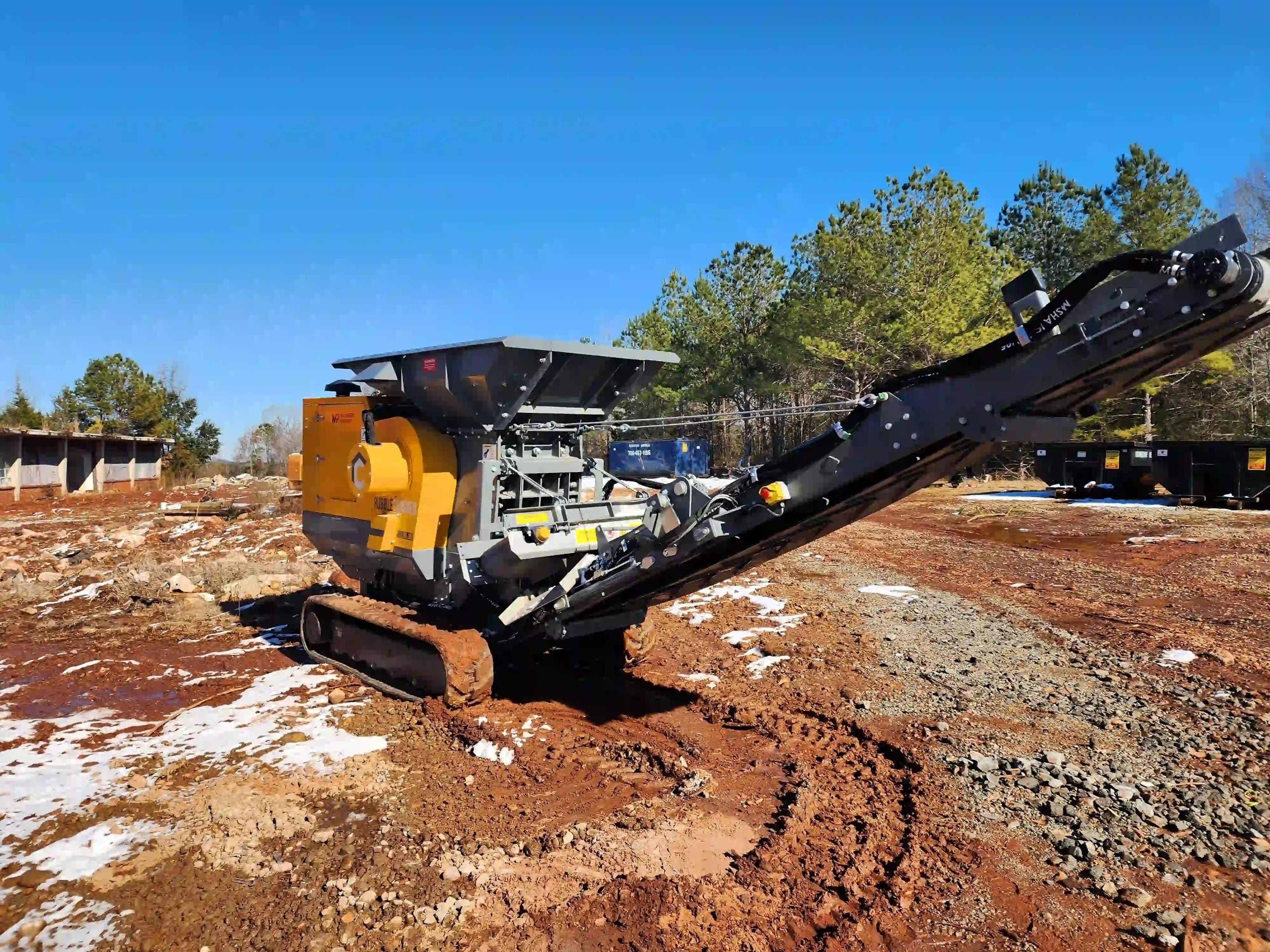 RubbleCrusher RCJ65T Jaw crusher on site crshing concrete
