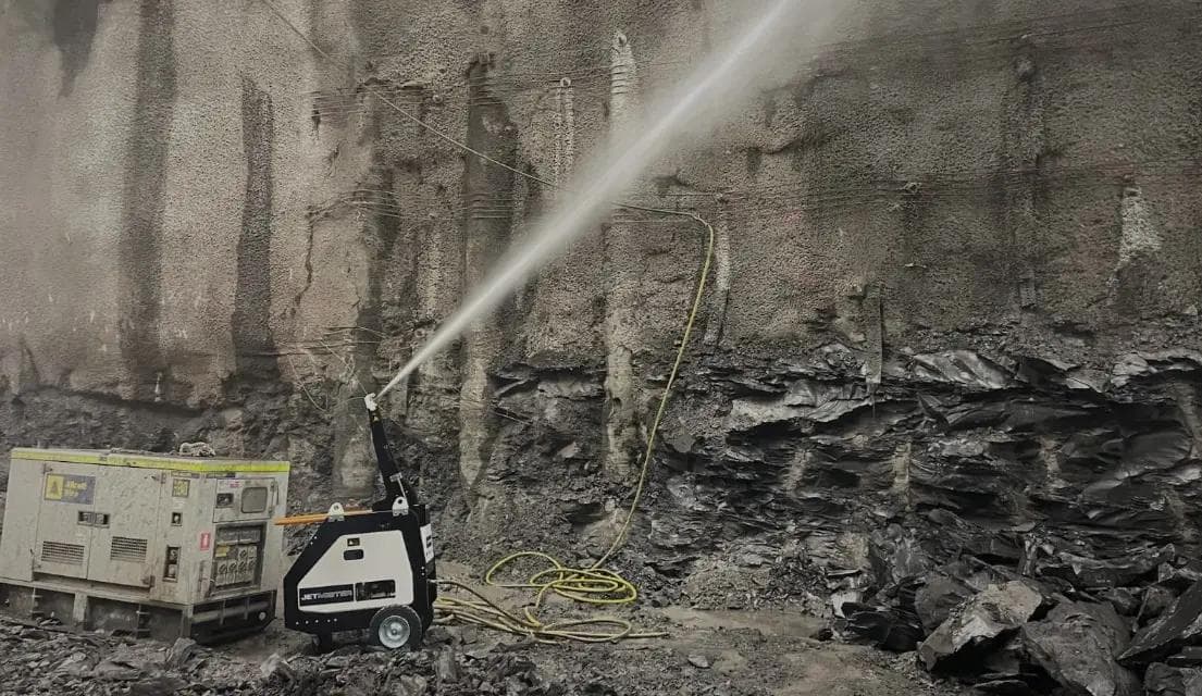 dustquip jetmister dust suppression system working at a quary