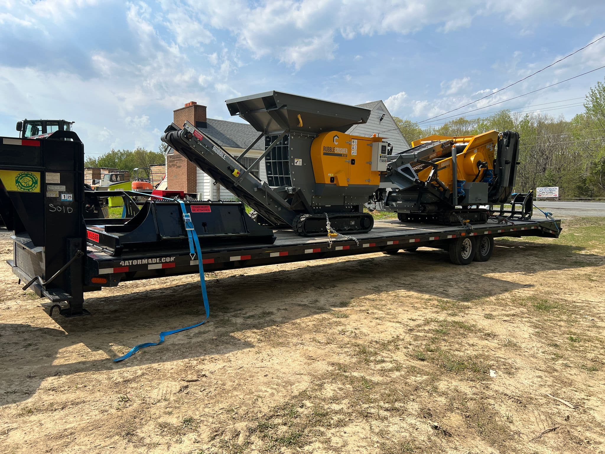 crusher and screener on 1 trailer