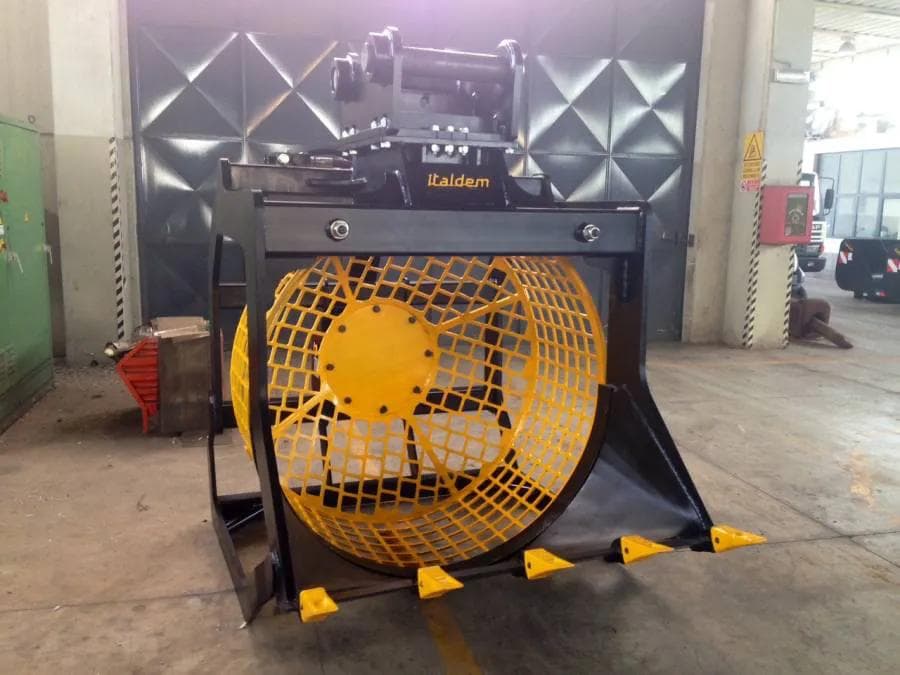 Italdem screening bucket