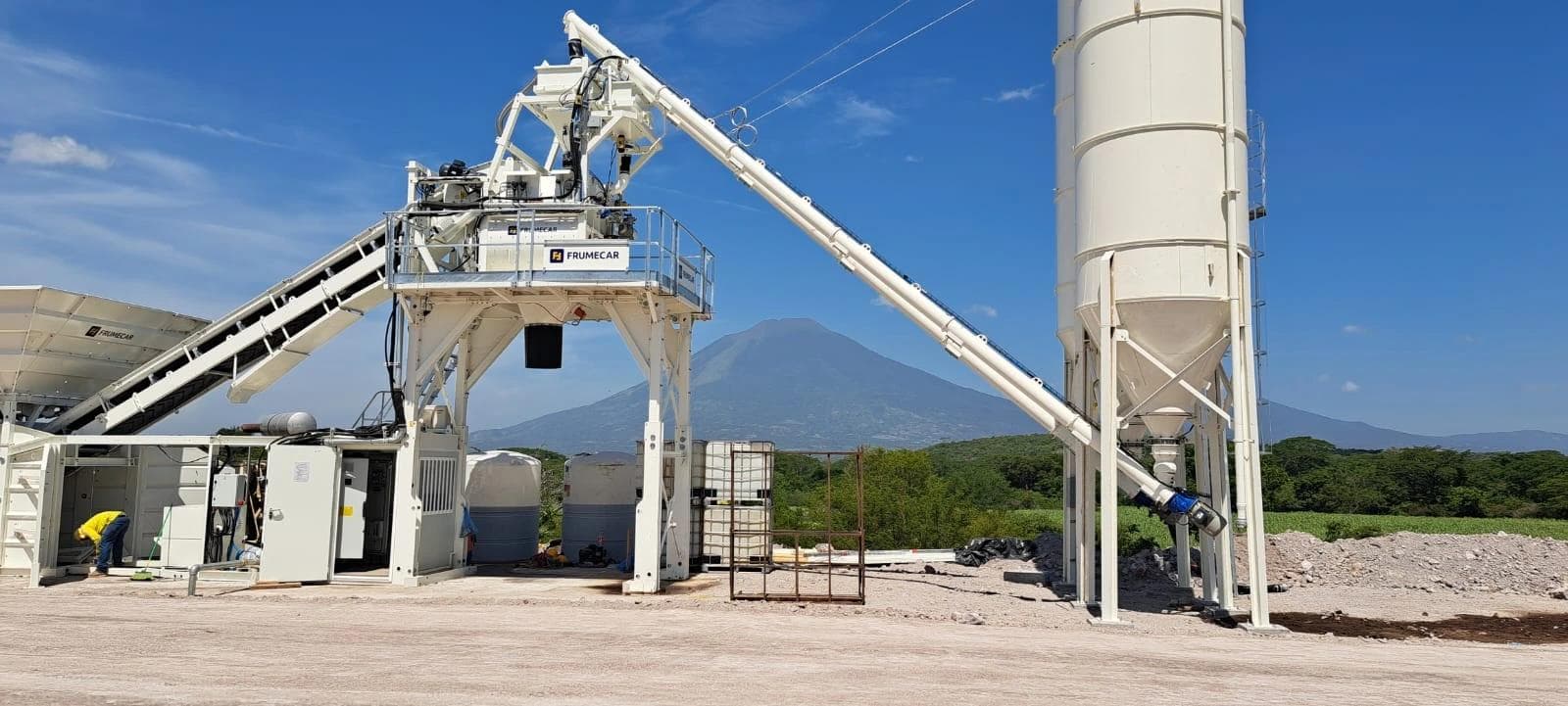 frumecar wet mix plant making concrete
