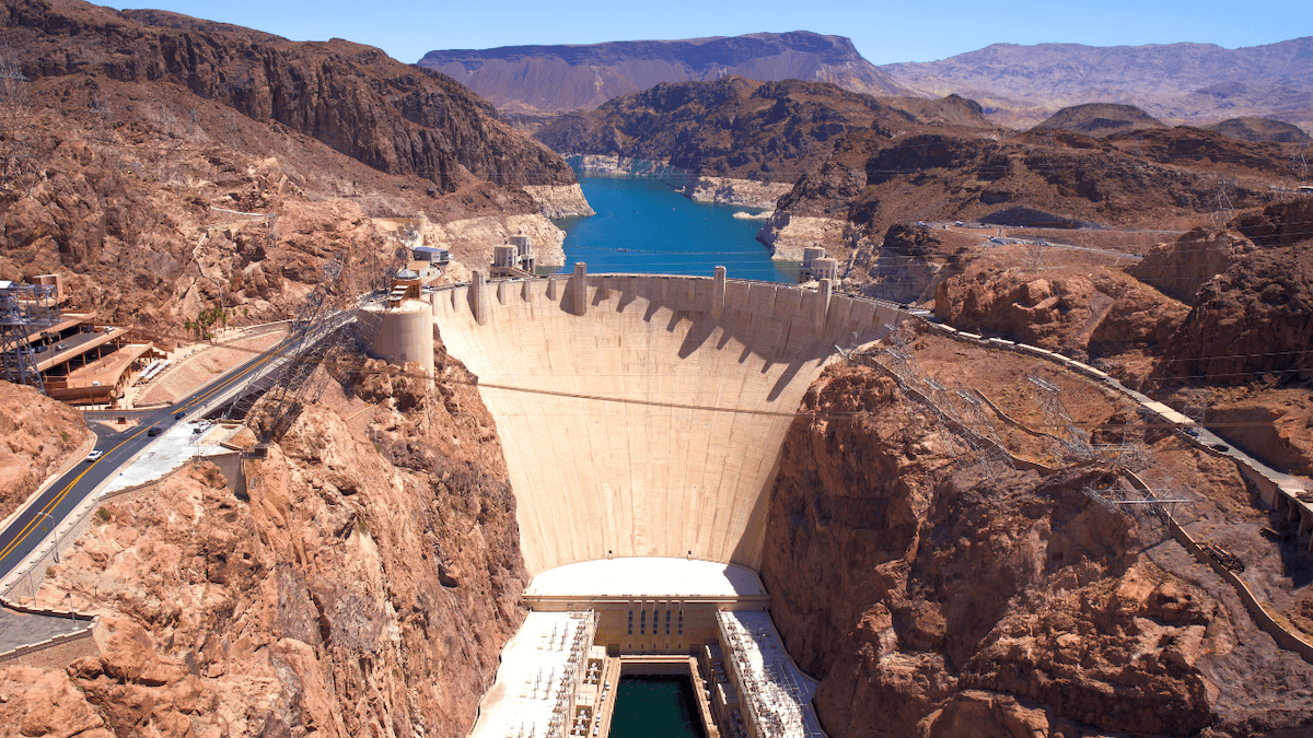 hoover dam is made of concrete