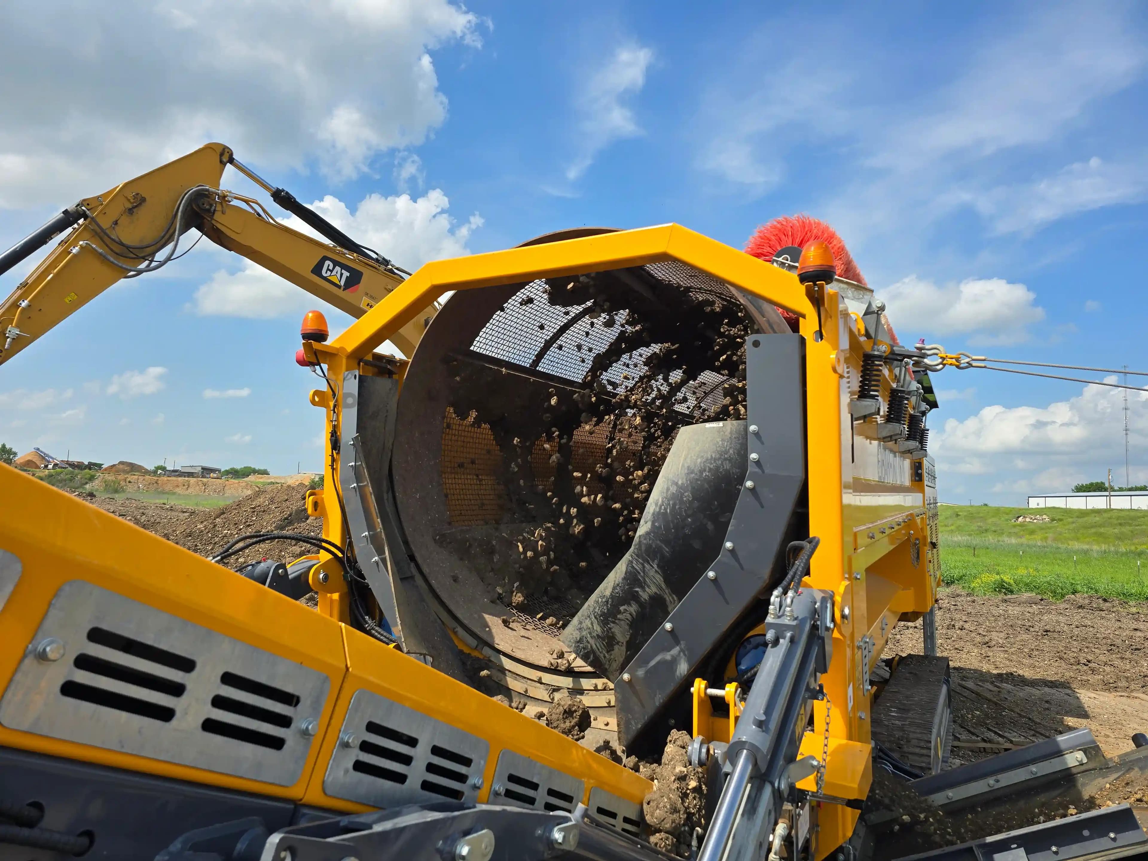 Trommel screener from Barford in action